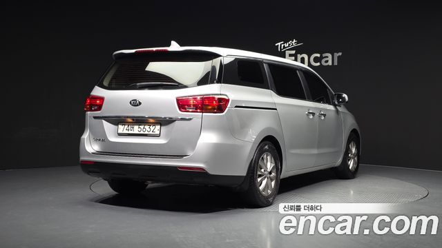 Kia Carnival 2018 thumb 2