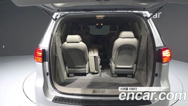 Kia Carnival 2018 thumb 12