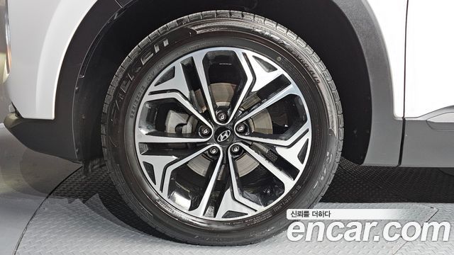 Hyundai Santa Fe 2018 thumb 6
