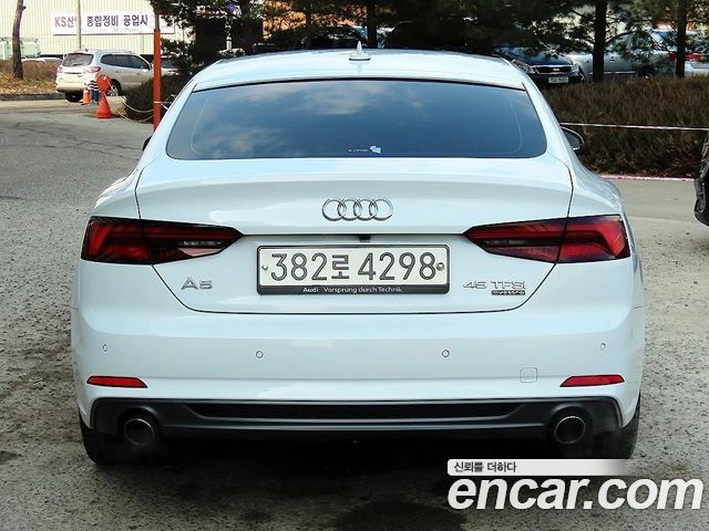 Audi A5 2019 thumb 10