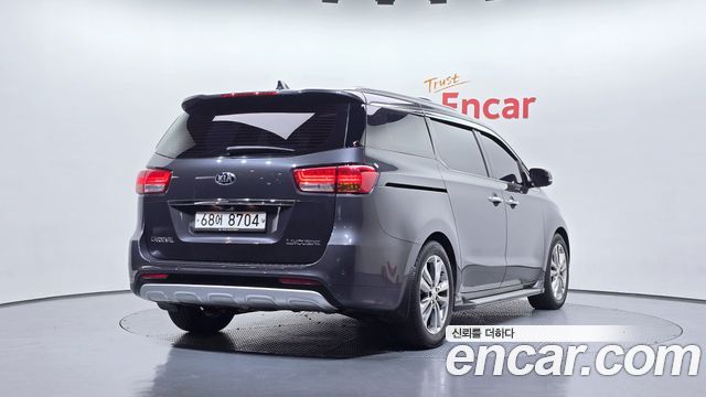 Kia Carnival 2015 thumb 3