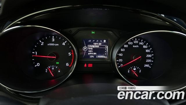 Kia Carnival 2015 thumb 9