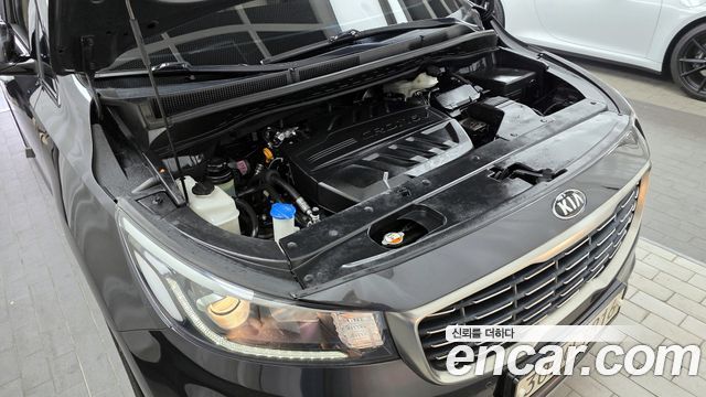 Kia Carnival 2019 thumb 6