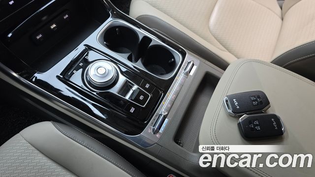 Kia Carnival 2021 thumb 10