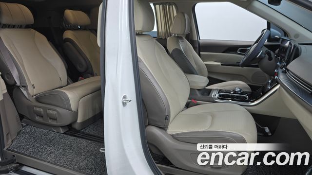 Kia Carnival 2021 thumb 11