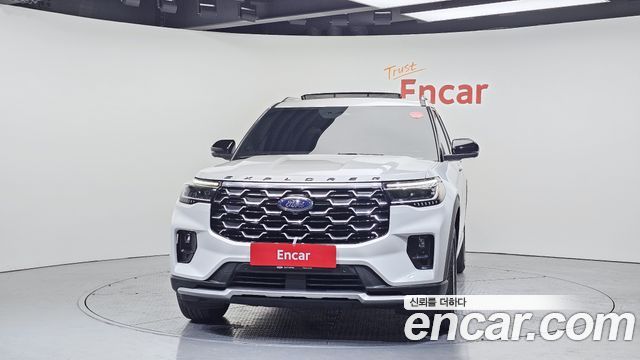 Ford Explorer 2025 thumb 6