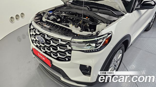Ford Explorer 2025 thumb 5