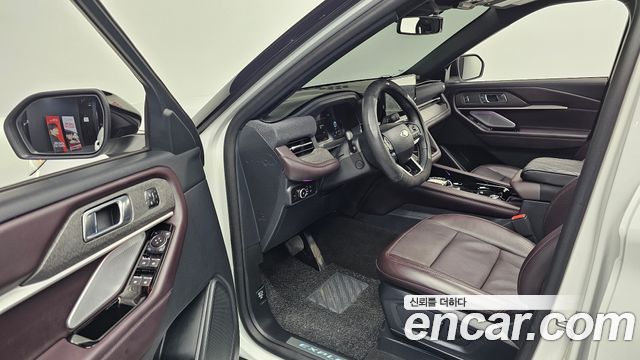 Ford Explorer 2025 thumb 12