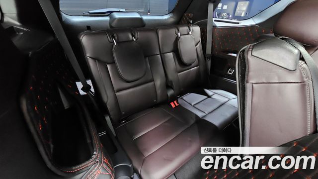 Ford Explorer 2025 thumb 7
