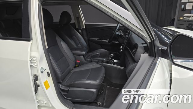 SsangYong Tivoli 2021 thumb 6