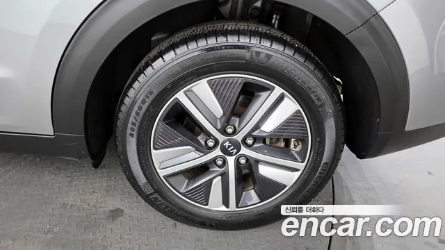 Kia Niro 2019 thumb 6