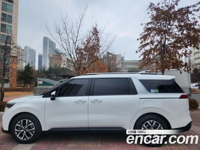Kia Carnival 2021 thumb 3