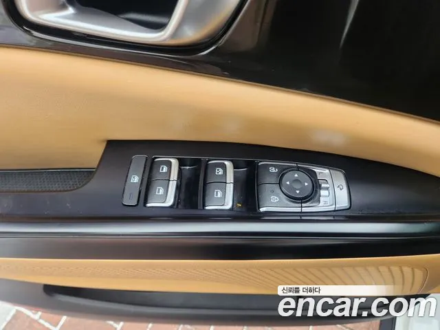 Kia Carnival 2021 thumb 11