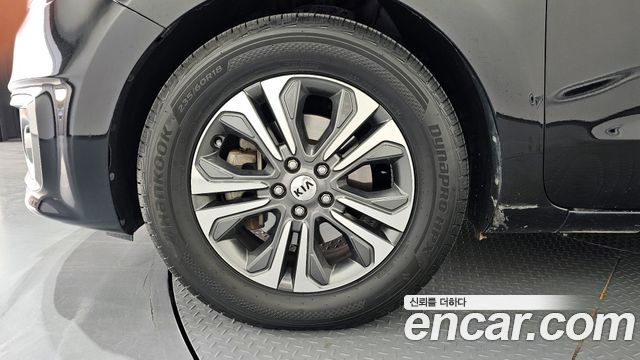Kia Carnival 2016 thumb 6