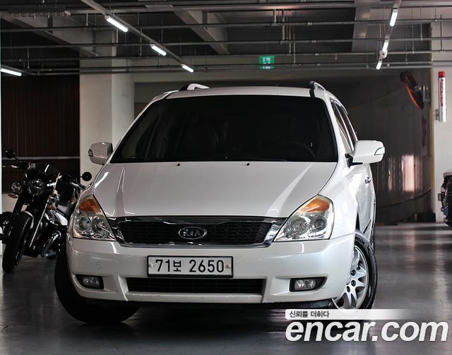 Kia Carnival 2012 thumb 2
