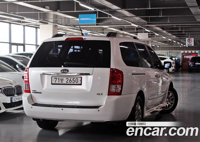 Kia Carnival 2012 thumb 3