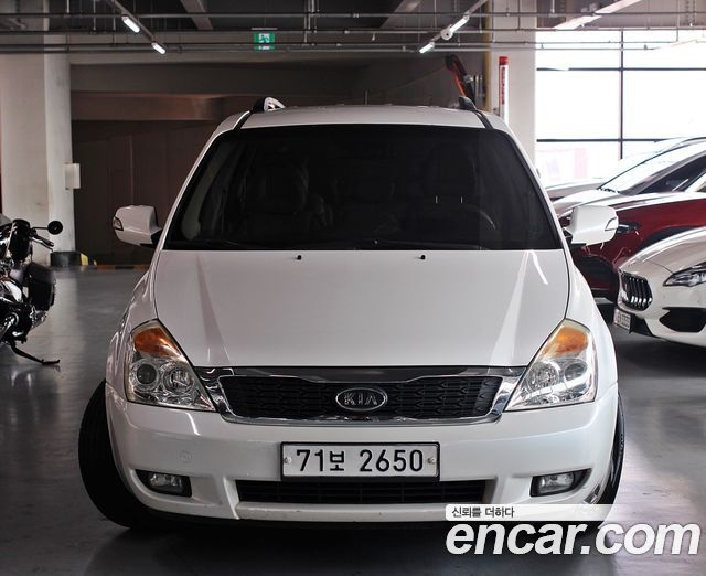 Kia Carnival 2012 thumb 4