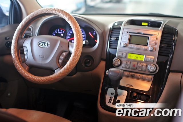 Kia Carnival 2012 thumb 8