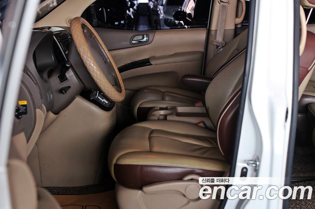 Kia Carnival 2012 thumb 11
