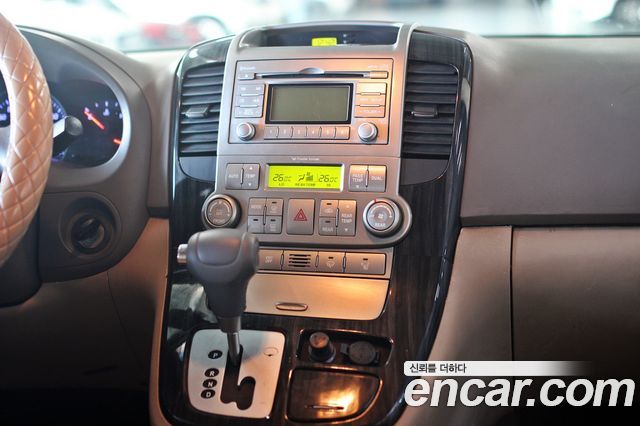 Kia Carnival 2012 thumb 12