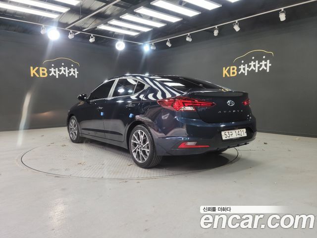 Hyundai Avante 2018 thumb 10