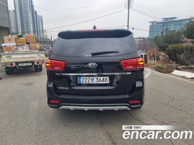 Kia Carnival 2020 thumb 4