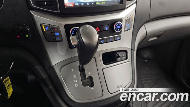 Hyundai Starex 2017 thumb 10