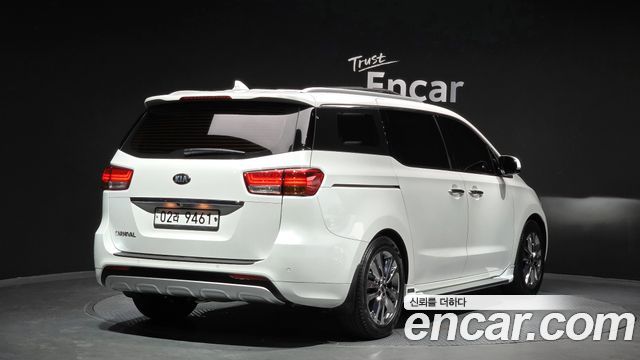 Kia Carnival 2015 thumb 3