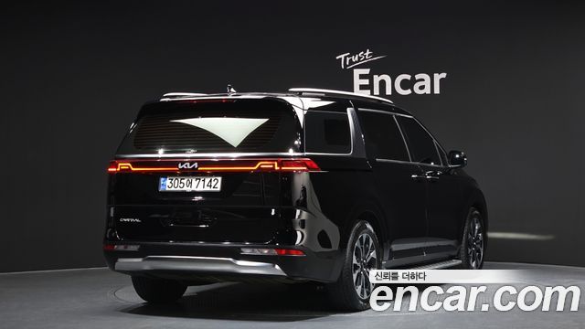 Kia Carnival 2023 thumb 3