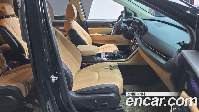 Kia Carnival 2023 thumb 10