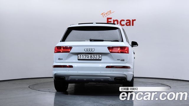 Audi Q7 2019 thumb 9