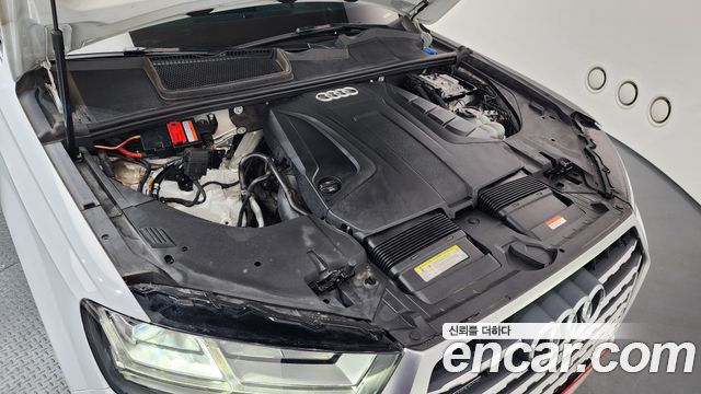 Audi Q7 2019 thumb 8