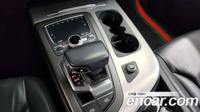 Audi Q7 2019 thumb 12