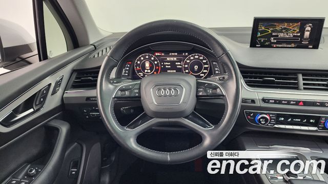 Audi Q7 2019 thumb 11