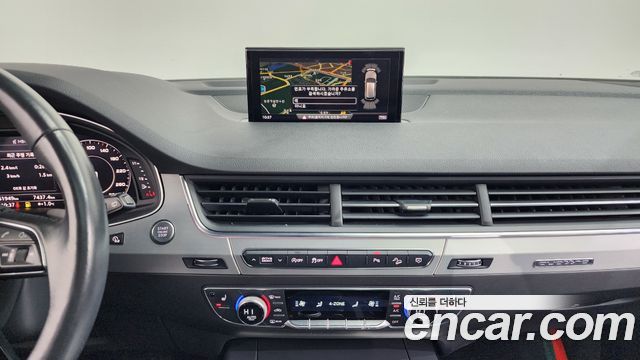 Audi Q7 2019 thumb 4