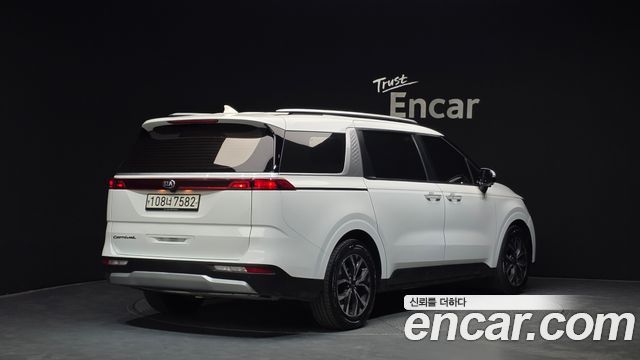 Kia Carnival 2021 thumb 3