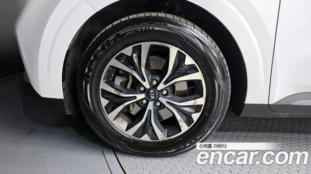 Kia Carnival 2021 thumb 6