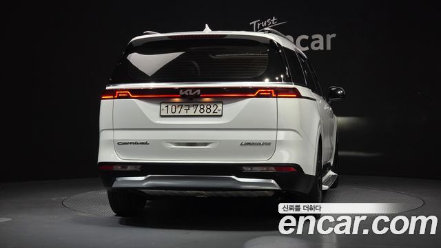 Kia Carnival 2021 thumb 4