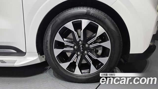 Kia Carnival 2021 thumb 5