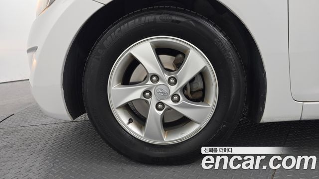 Hyundai Avante 2011 thumb 5