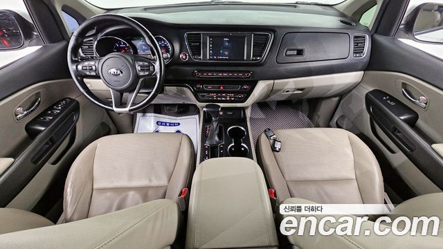Kia Carnival 2018 thumb 8