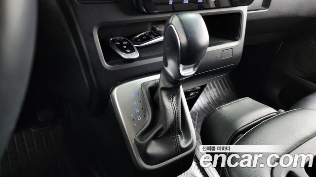 Hyundai Staria 2021 thumb 9