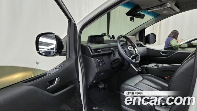 Hyundai Staria 2021 thumb 10