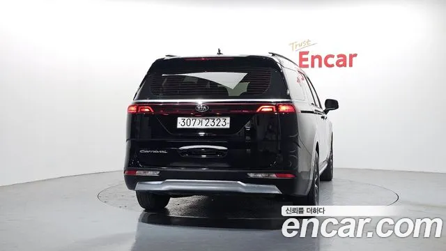 Kia Carnival 2021 thumb 5