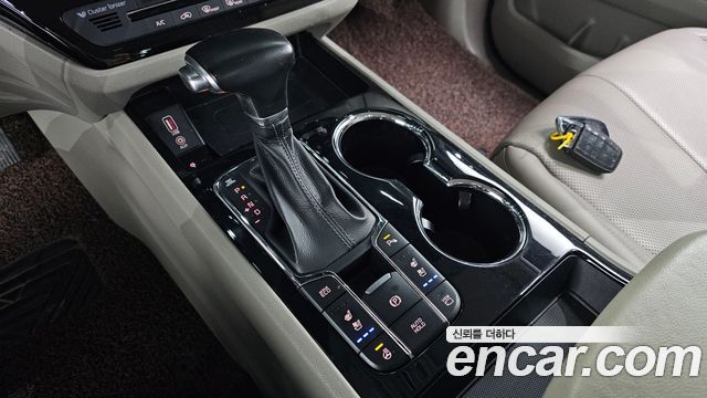 Kia Carnival 2018 thumb 10