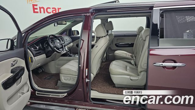 Kia Carnival 2018 thumb 11