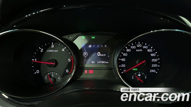 Kia Carnival 2015 thumb 9