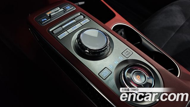 Genesis GV70 2021 thumb 9