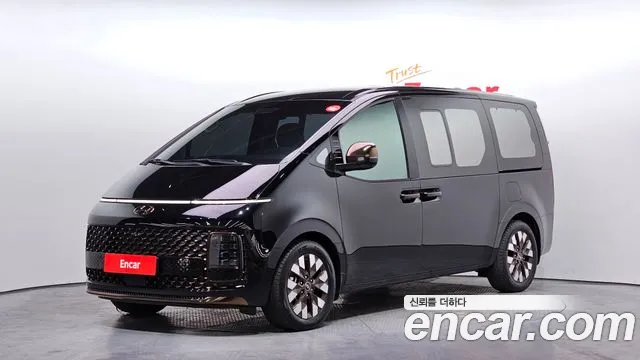 Hyundai Staria 2023 thumb 2