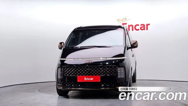 Hyundai Staria 2023 thumb 4